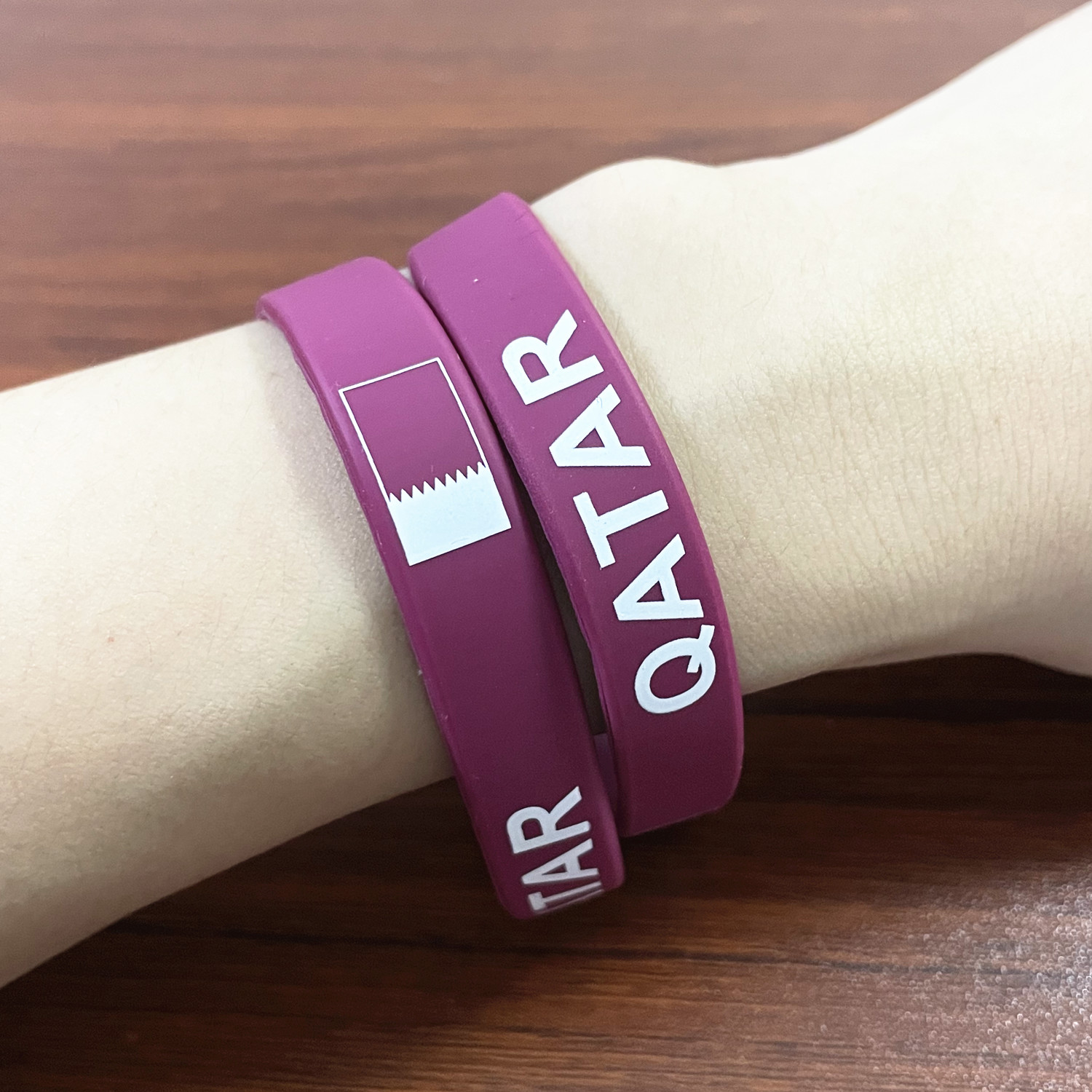 2pcs Qatar Flag Silicone Brace - огляд і ціна Women Fashion Qatar
