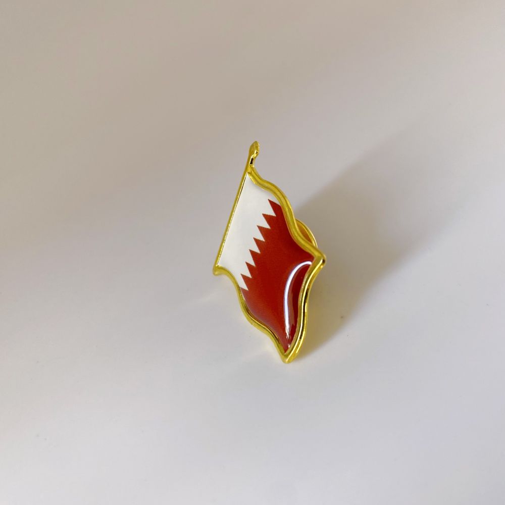 Qatar Flag Lapel Pin - Enamel  - огляд і ціна Women Fashion Qatar