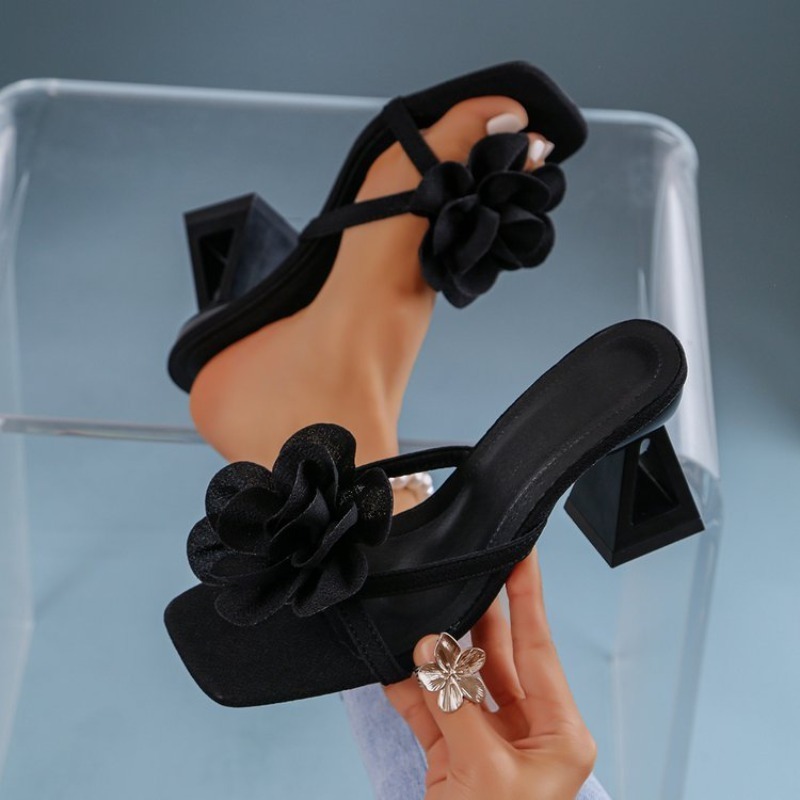 Womens 3D Flower Decor Sandals - огляд і ціна Spaghetti Strap Dress
